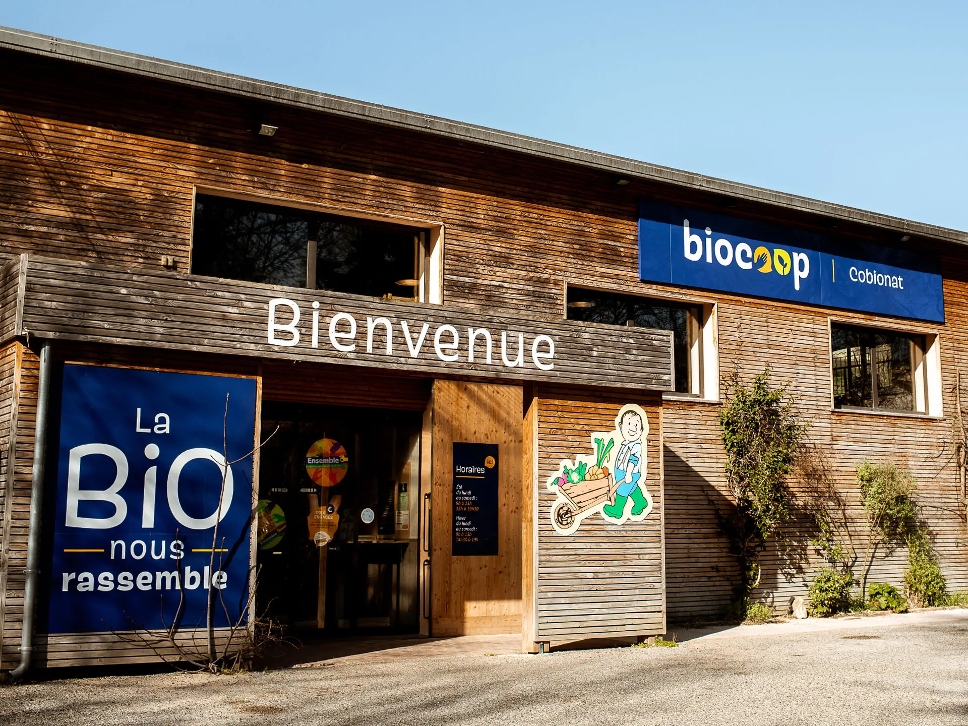 Devanture du magasin Cobionat - Biocoop, le magasin bio où est né le logiciel BiOraire